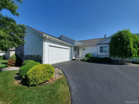 7281 Hawthorne Cir, Goodrich, MI 48438