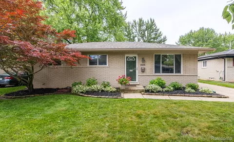 2898 Borden Dr, Troy, MI 48083