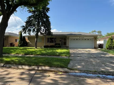 8105 Busch, Center Line, MI 48015