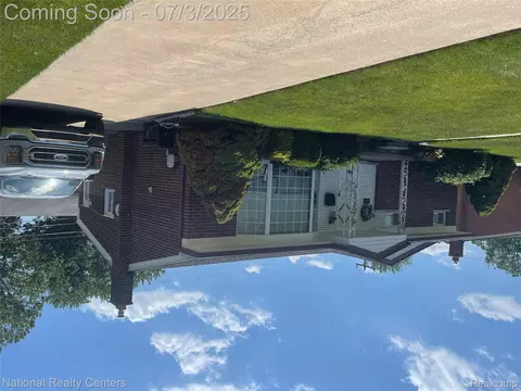 5454 Cranbrook St, Dearborn Heights, MI 48125