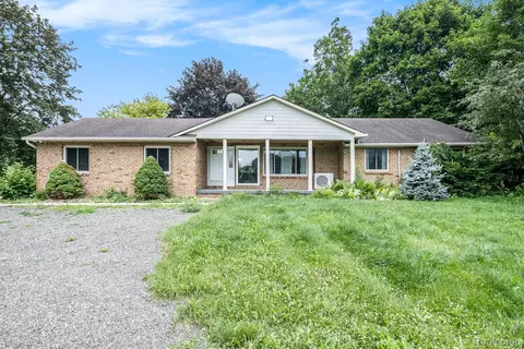 6695 River Rd, Flushing, MI 48433