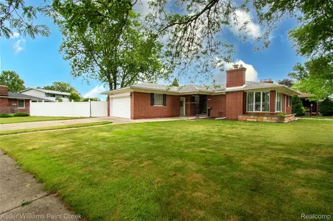 21250 Evergreen St, Saint Clair Shores, MI 48082