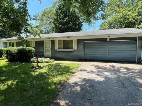 45641 Wakefield St, Shelby Township, MI 48317