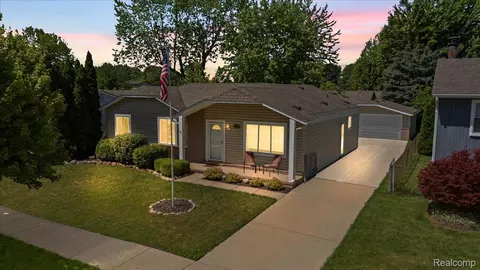 41615 Westmeath Cir, Clinton Township, MI 48038