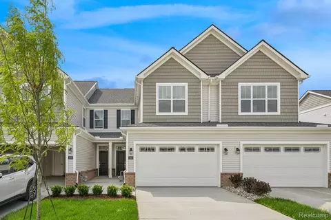 1302 Salt Springs Dr, Saline, MI 48176