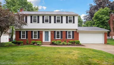 43705 Galway Dr, Northville, MI 48167