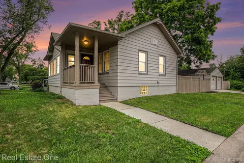 1199 Boyd St, Troy, MI 48083