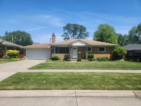 20313 Alexander St, Saint Clair Shores, MI 48081