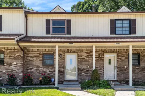 35898 Castlewood Ct, Westland, MI 48185