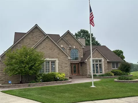 3281 Bywater Dr, Sterling Heights, MI 48314