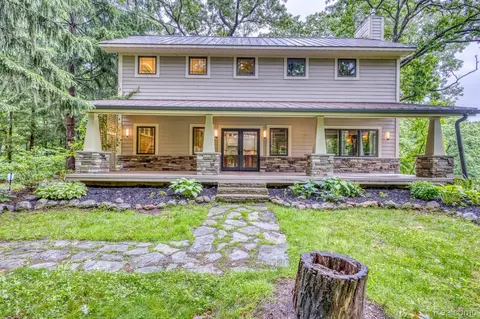 2685 Fry Rd, Highland, MI 48357