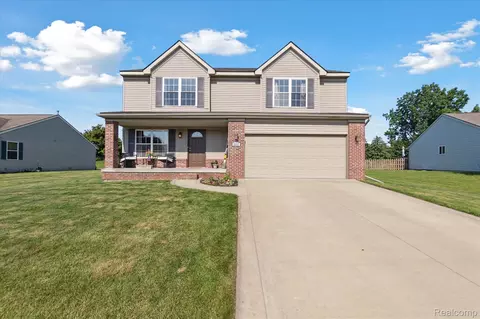 5332 Northwood Rd, Grand Blanc, MI 48439