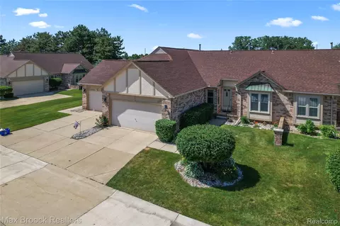 15653 Heather Ridge Trl, Clinton Township, MI 48038