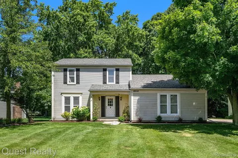 28041 Gettysburg St, Farmington, MI 48331