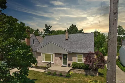 1566 Pearson St, Ferndale, MI 48220