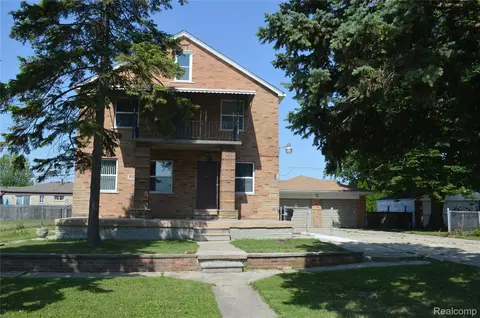28755 Barkman St, Roseville, MI 48066