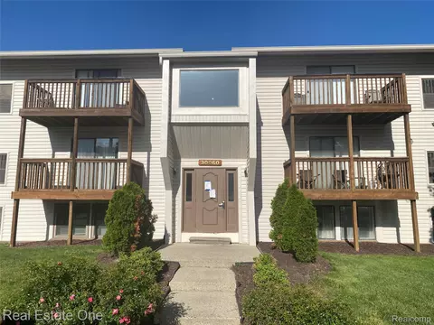 30060 W Twelve Mile Rd #96, Farmington Hills, MI 48334