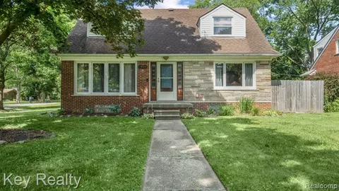 28611 Lathrup Blvd, Lathrup Village, MI 48076