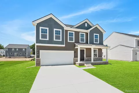 54695 Heron Cir, Chesterfield, MI 48047