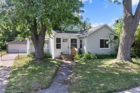 19349 Negaunee, Redford, MI 48240