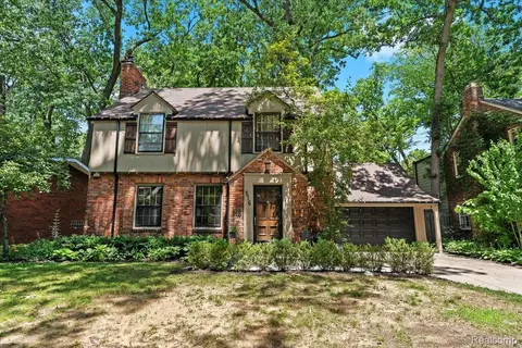 516 W Oakridge St, Ferndale, MI 48220
