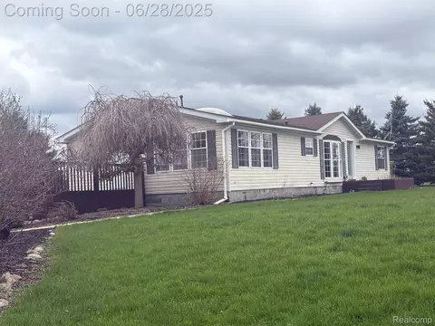 2652 Murphy Lake Rd, Rich, MI 48760