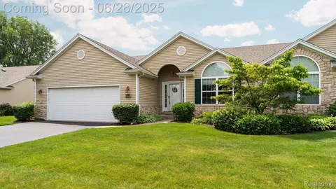 6499 Black Diamond Ln, Bedford, MI 48144