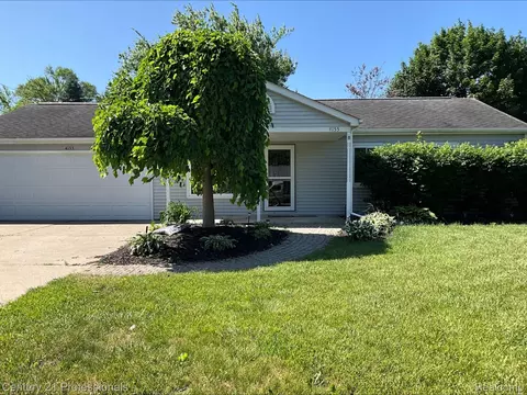4155 Meigs Ave, Waterford, MI 48329