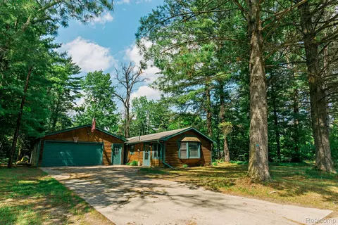 4176 Kings Corner Rd, Curtis, MI 48737