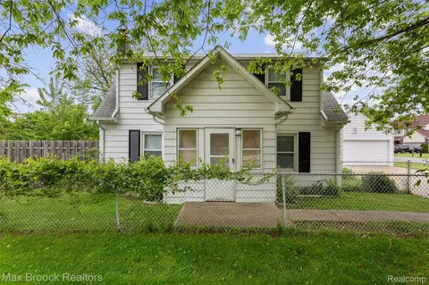 1812 John R Rd, Troy, MI 48083