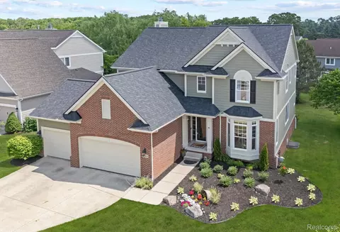 6060 Balmoral Way, Commerce, MI 48382