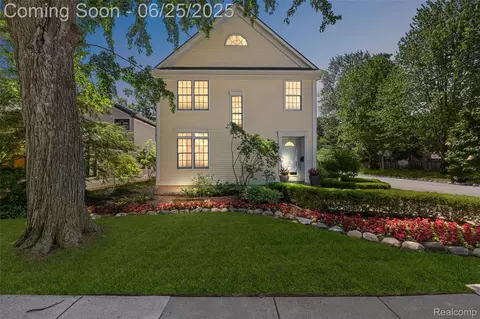 616 Bird Ave, Birmingham, MI 48009