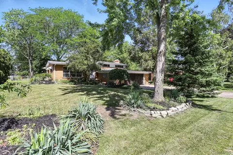 45411 Sterritt St, Utica, MI 48317