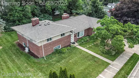 181 S Josephine Ave, Pontiac, MI 48341
