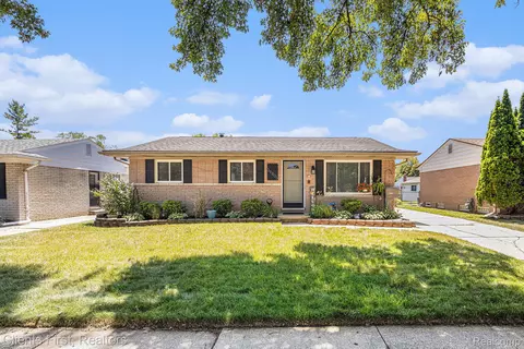 39805 Hillary Dr, Canton, MI 48187