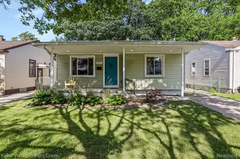 23753 Davey Ave, Hazel Park, MI 48030