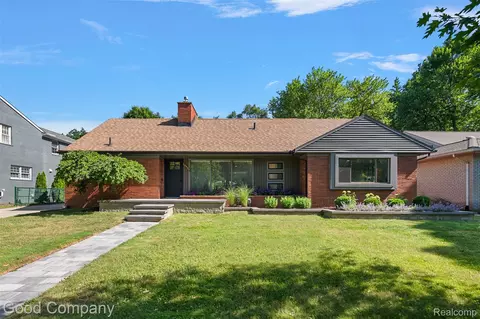 12930 Wales Ave, Huntington Woods, MI 48070