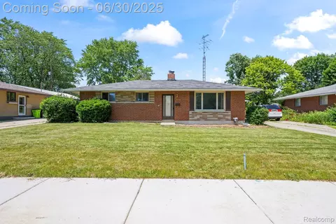 5135 Durwood Dr, Swartz Creek, MI 48473