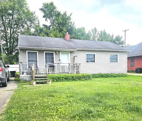 356 Spruce St, Mount Morris, MI 48458