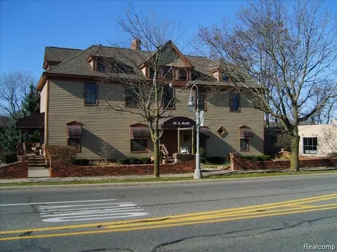 59 S Main St, Independence, MI 48346