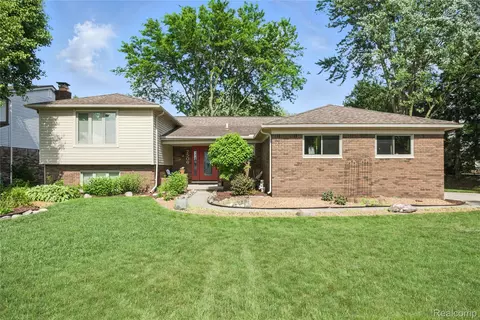 7506 Capri Dr, Canton, MI 48187