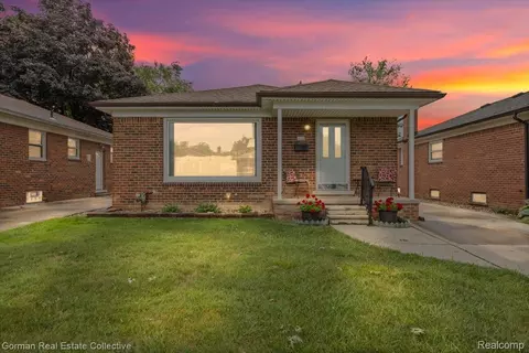 124 Elmsford Dr, Clawson, MI 48017