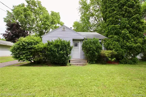 3128 Walton Ave, Flint, MI 48504