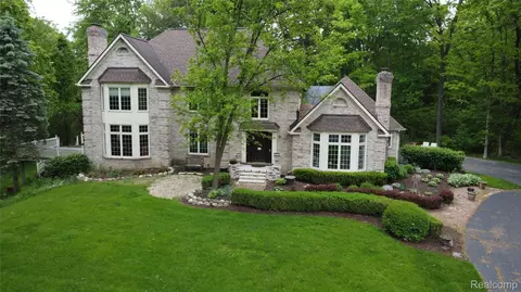 4270 Argenta Dr, Genoa, MI 48116