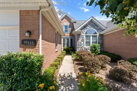 39444 Village Run Dr #221, Northville, MI 48168