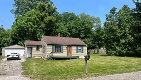 46261 Harry St, Utica, MI 48317