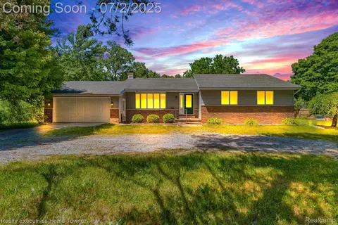 5094 Smiths Creek Rd, Kimball, MI 48074