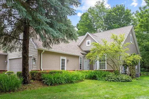 118 Fox Hollow Dr, Metamora, MI 48455