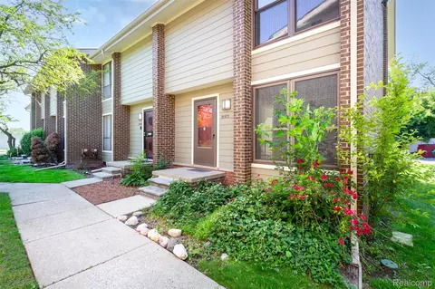 20973 Sherman Ave, Southfield, MI 48033