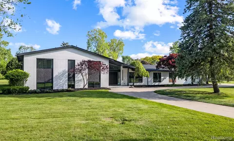 21725 Normandale St, Beverly Hills, MI 48025